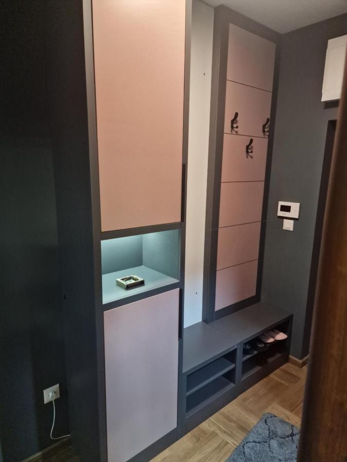 Appartement Gold Lux à Čačak Extérieur photo