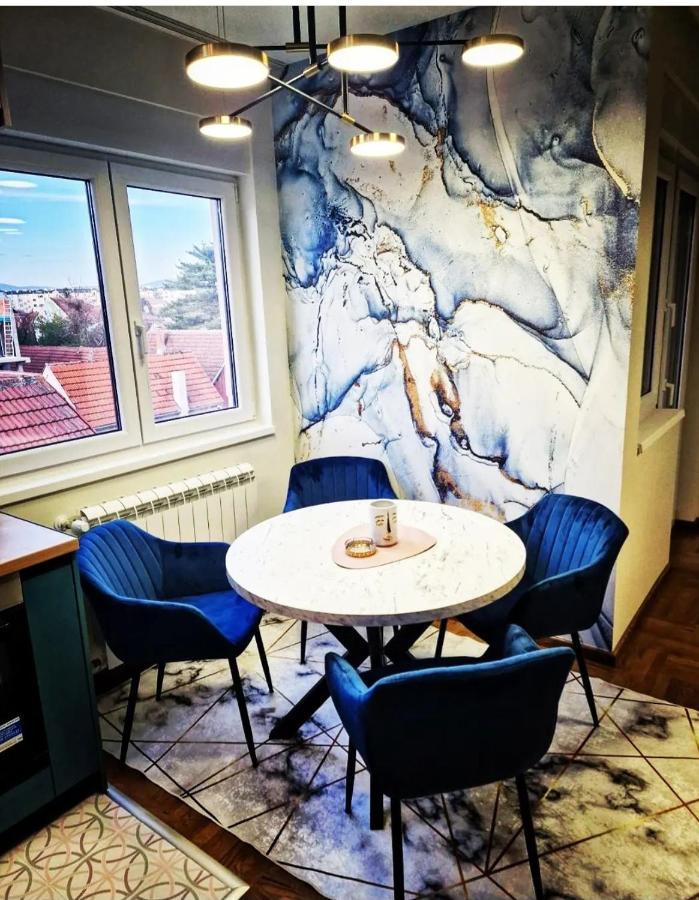 Appartement Gold Lux à Čačak Extérieur photo